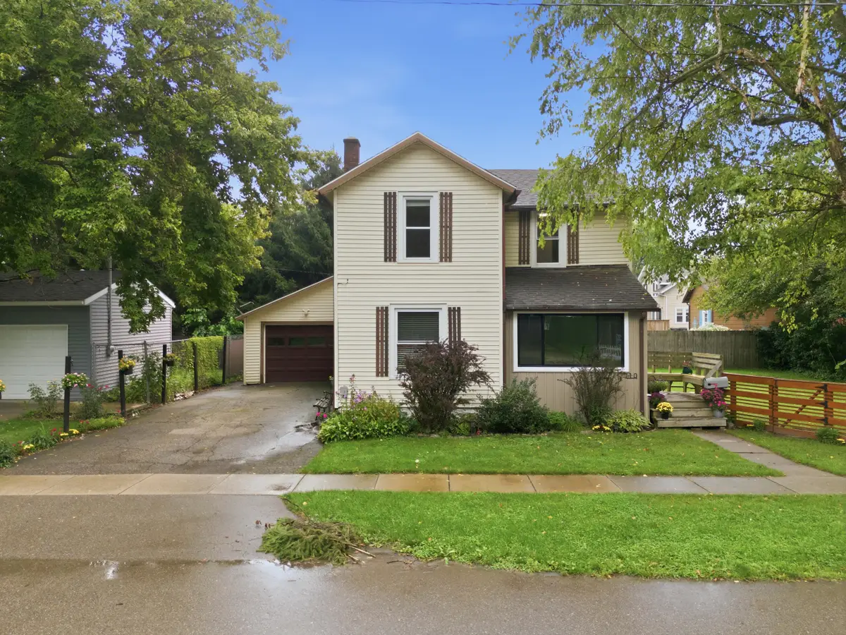 110 N Pearl Street, Vicksburg, MI 49097 - #1
