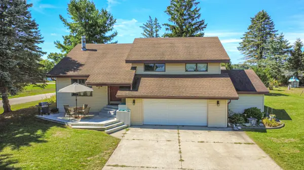 1030 N Par Drive, Weidman, MI 48893