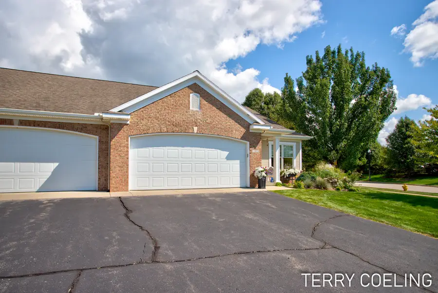 5924 Elmwood Lake Drive, Hudsonville, MI 49426 - #2