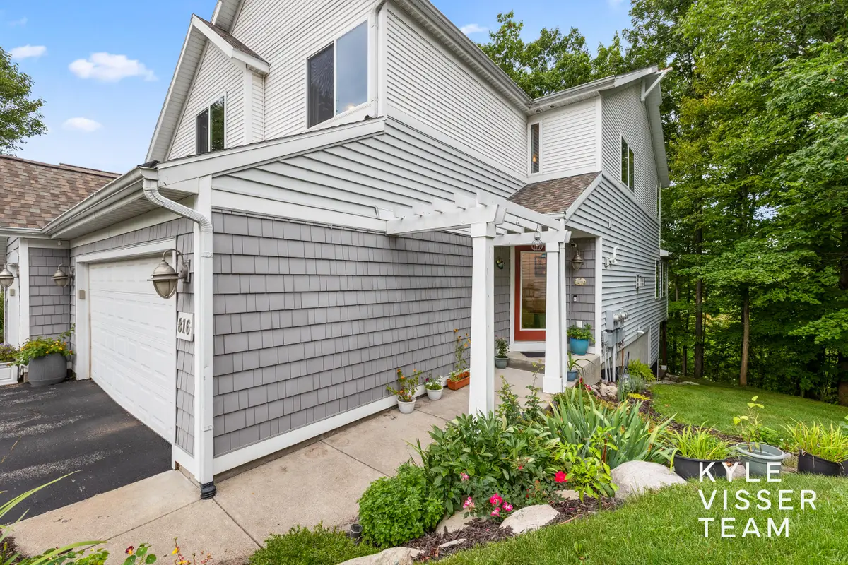 816 Pinnacle Run Drive Se #21, Grand Rapids, MI 49546 - #1
