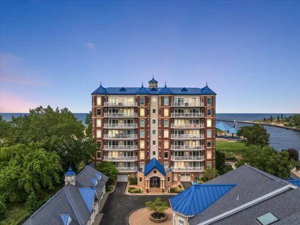 200 Lake Street #7A/8A, St. Joseph, MI 49085