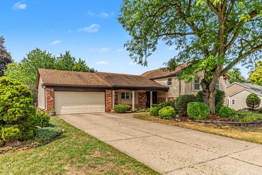 42021 Banbury Court, Northville, MI 48168 - #2