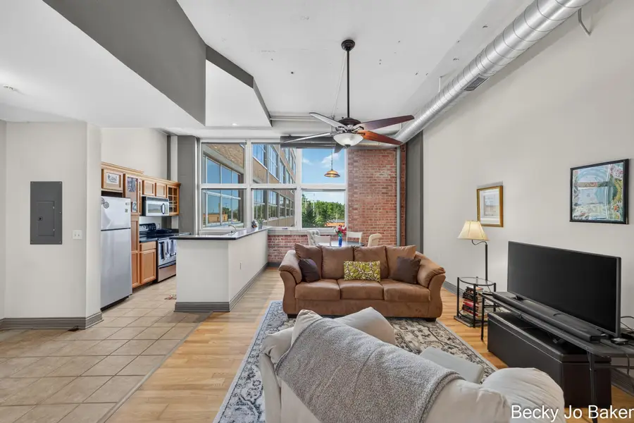 930 Washington Avenue #3M, Muskegon, MI 49441 - #3