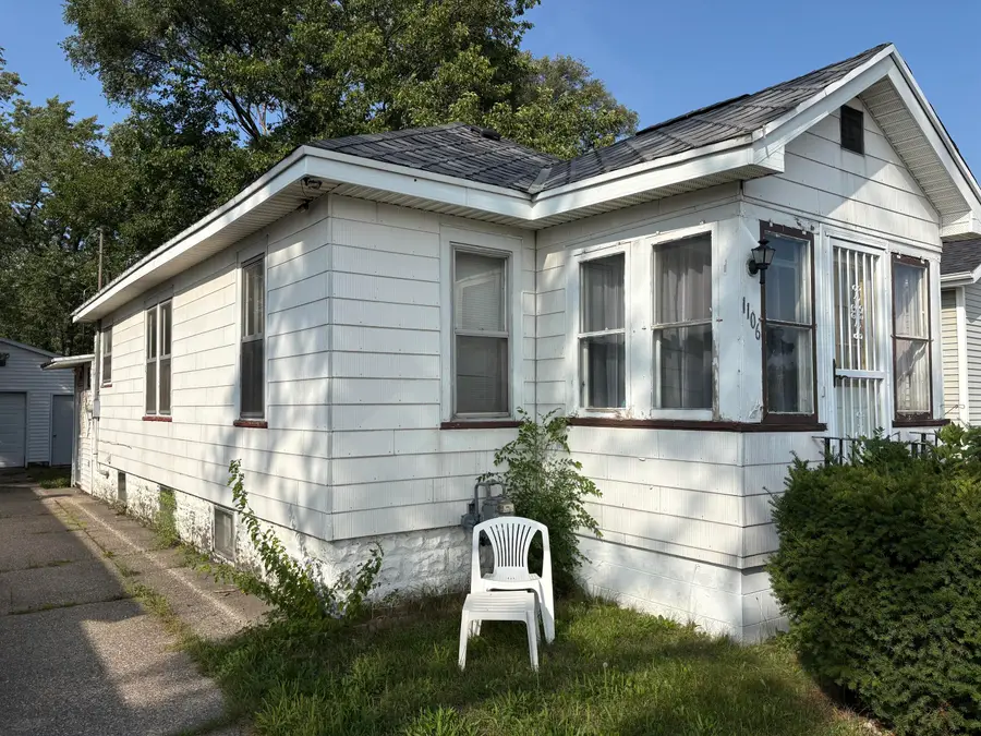 1106 E Laketon Avenue, Muskegon, MI 49442 - #2