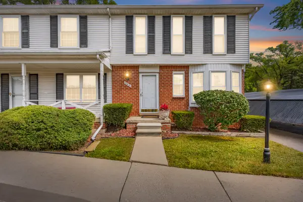 21691 Hidden Rivers Drive N #50, Southfield, MI 48075