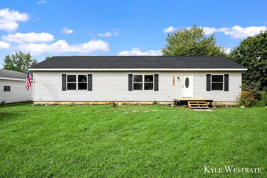 11877 Elkins Street Ne, Greenville, MI 48838 - #3
