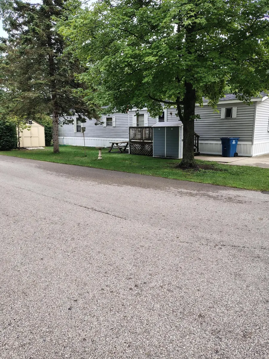 2701 Huizenga Street #25, Norton Shores, MI 49444 - #2