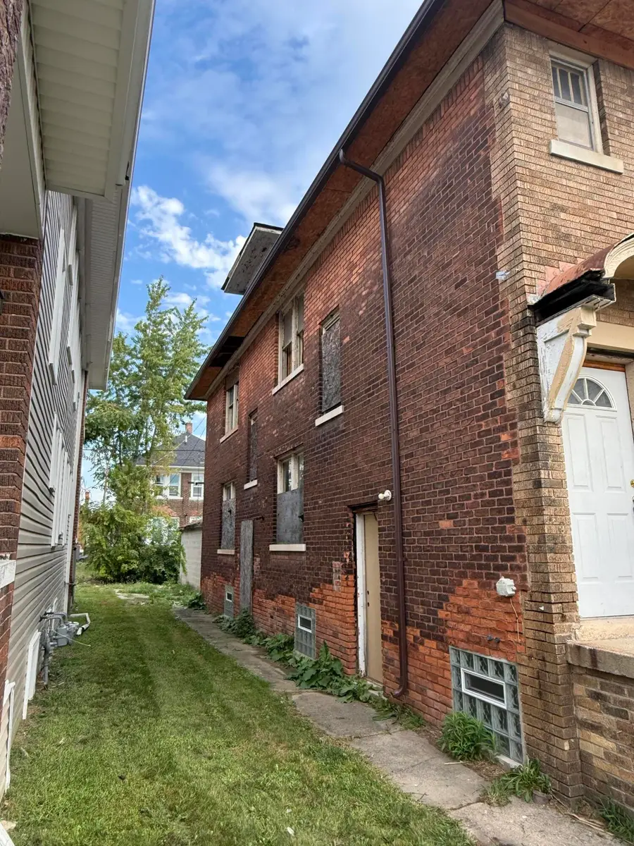 4002 W Philadelphia Street, Detroit, MI 48204 - #2