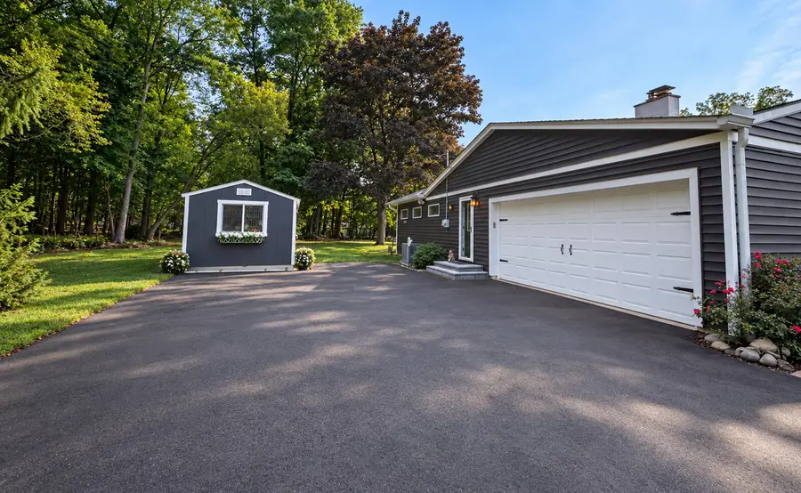 26532 Springfield Drive, Farmington Hills, MI 48334 - #2