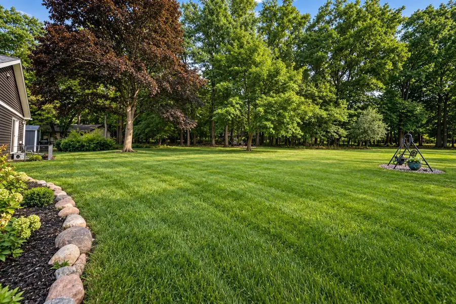 26532 Springfield Drive, Farmington Hills, MI 48334 - #3