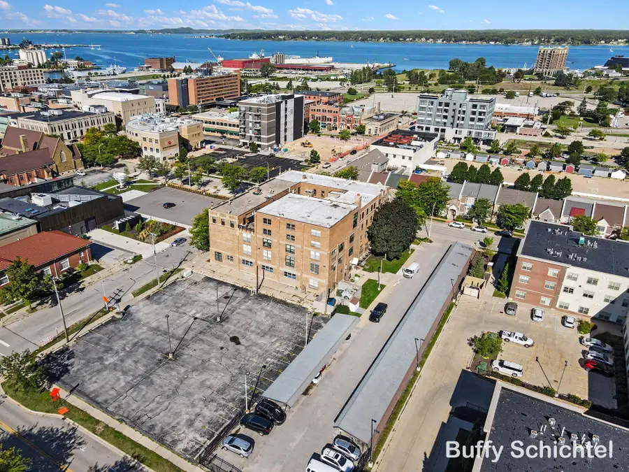 297 W Clay Avenue #211, Muskegon, MI 49440 - #2