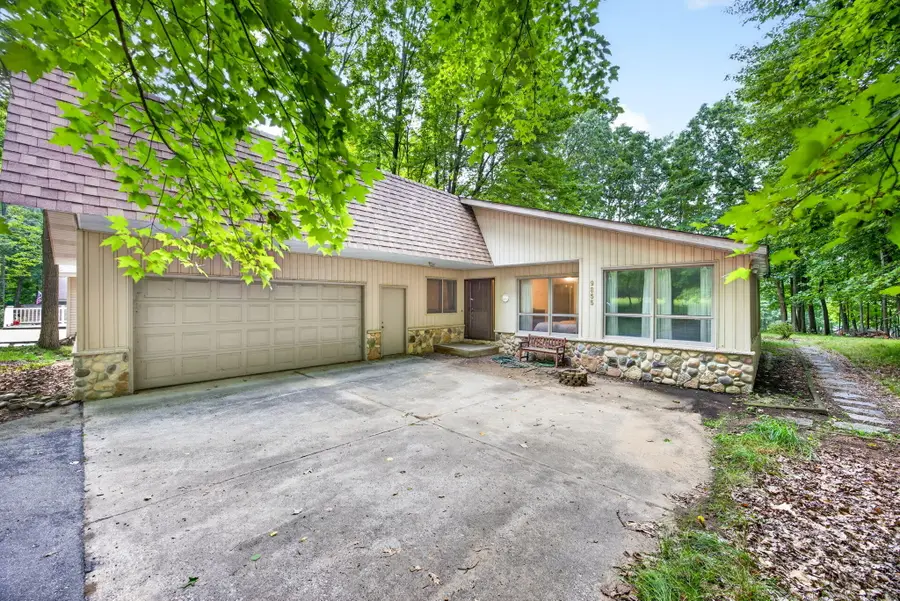 9855 Golf Port Drive N, Stanwood, MI 49346 - #2