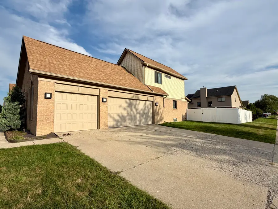 19713 Sexton Street, Brownstown, MI 48173 - #3