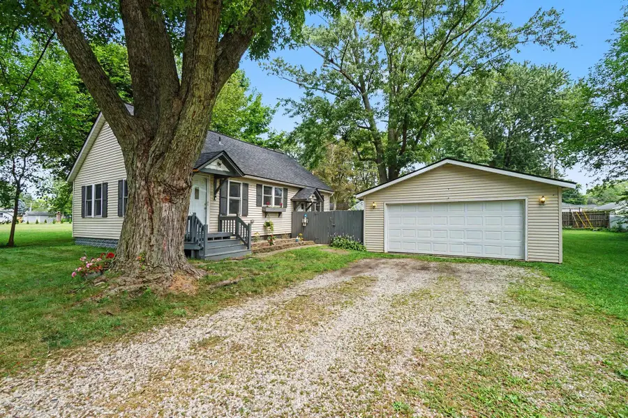 808 S Grant Avenue, Three Rivers, MI 49093 - #3