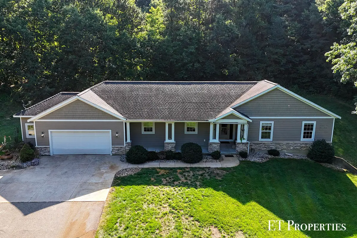 7801 Cascade Road Se, Grand Rapids, MI 49546 - #1