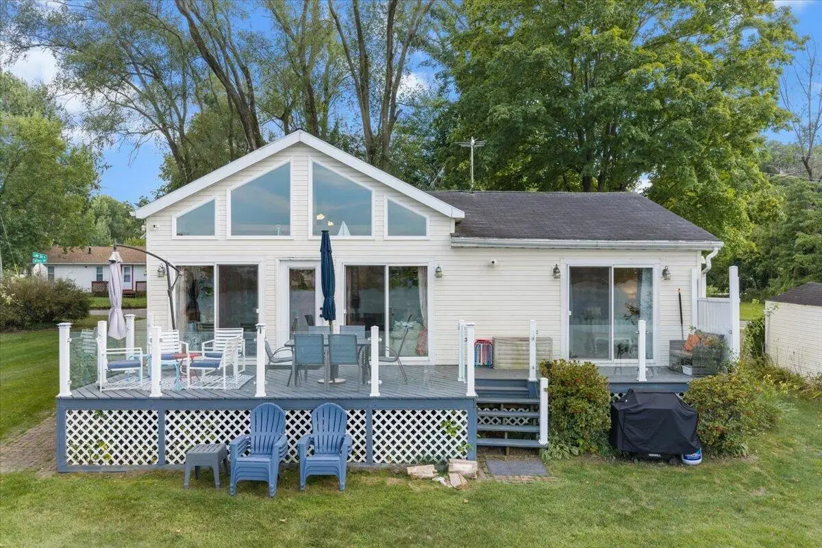 25030 Lakeshore Drive, Dowagiac, MI 49047 - #1