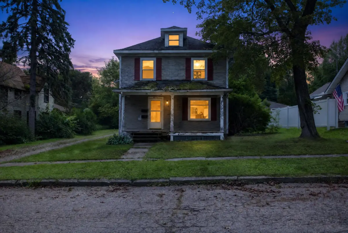18 Armstrong Street, Hillsdale, MI 49242 - #1