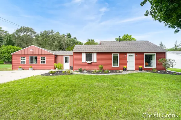 2461 Rogue River Road Ne, Belmont, MI 49306