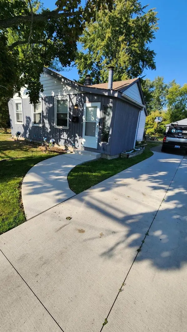 19157 Huntington Avenue, Harper Woods, MI 48225