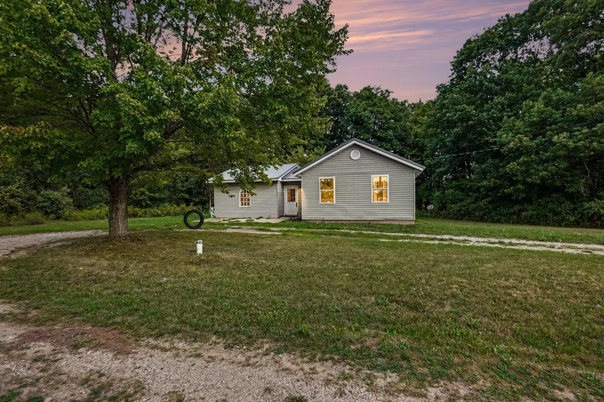 2225 S Wisner Avenue, Fremont, MI 49412 - #1