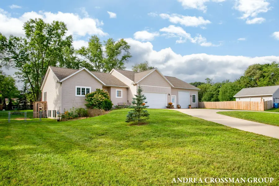 1094 68th Street Se, Grand Rapids, MI 49508 - #2