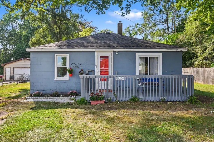 1050 S Crystal Avenue, Benton Harbor, MI 49022 - #2