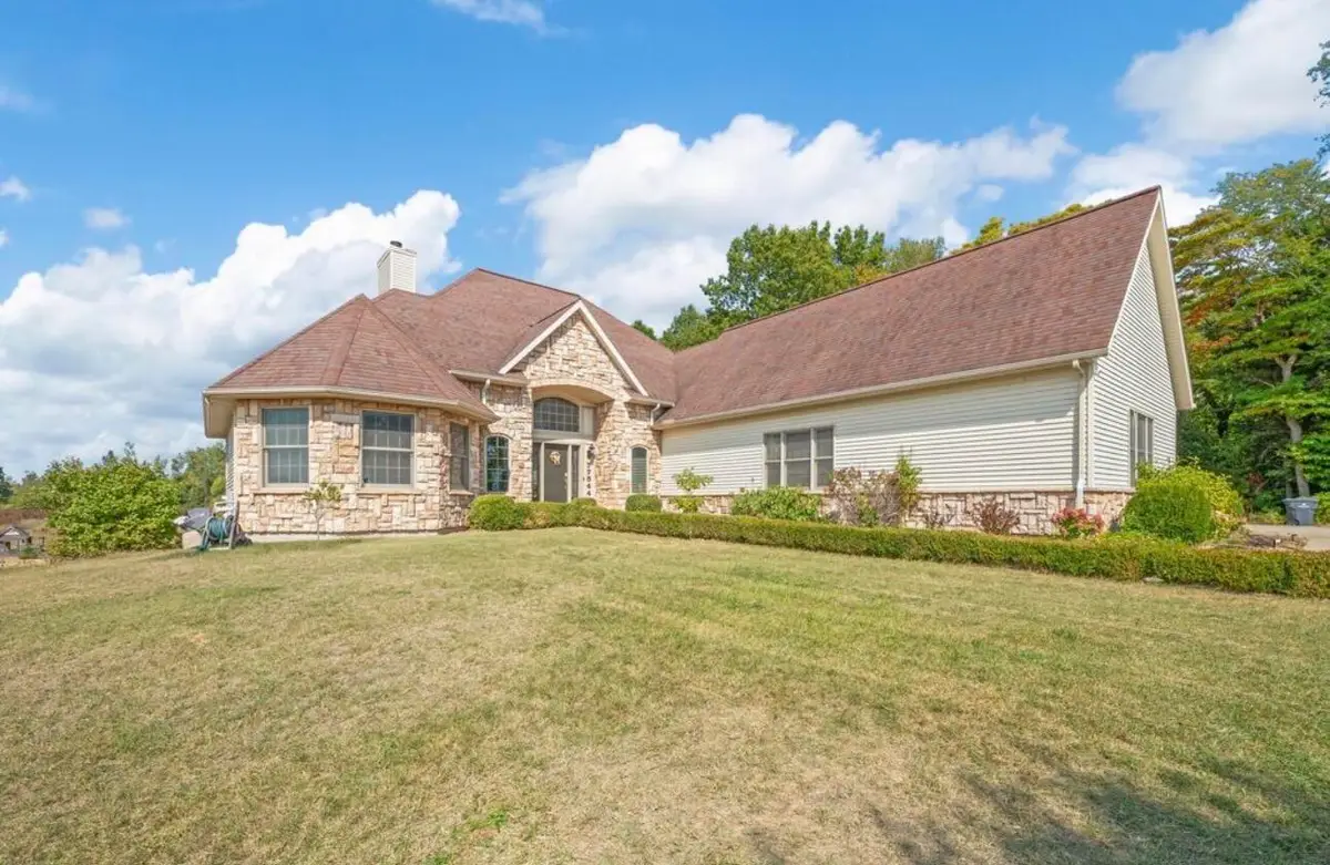 77544 38th Avenue, Covert, MI 49043 - #1