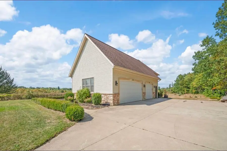 77544 38th Avenue, Covert, MI 49043 - #3