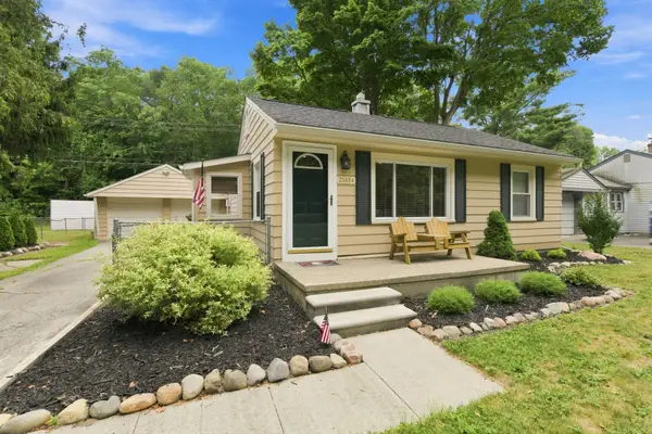 21484 Power Road, Farmington Hills, MI 48336