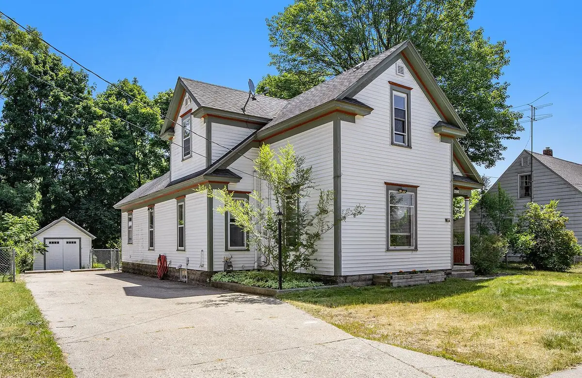 612 N Barnard Street, Greenville, MI 48838 - #1