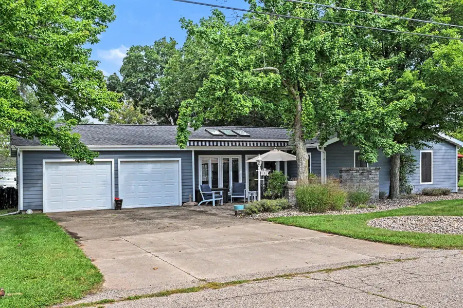 102 N Chicago Street, New Buffalo, MI 49117 - #2