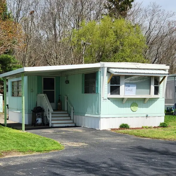 1565 M-63 #82, Benton Harbor, MI 49022