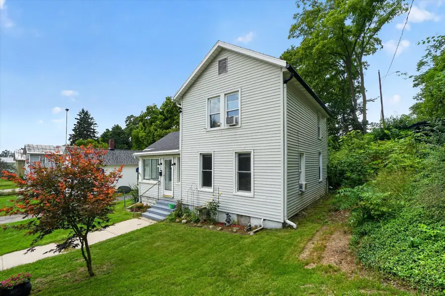 671 N Jackson Street, Ionia, MI 48846 - #3