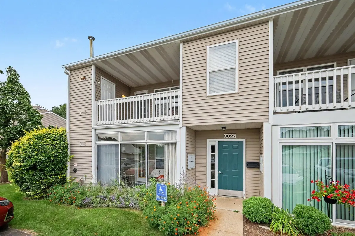 3027 Poplar Creek Drive Se #301, Kentwood, MI 49512 - #1