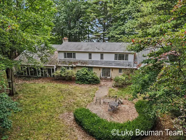 2801 Lakeshore Drive, Fennville, MI 49408