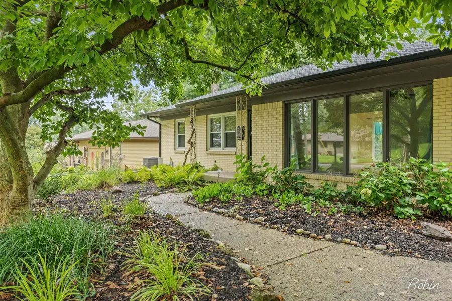 1546 7th Street Nw, Grand Rapids, MI 49504 - #2