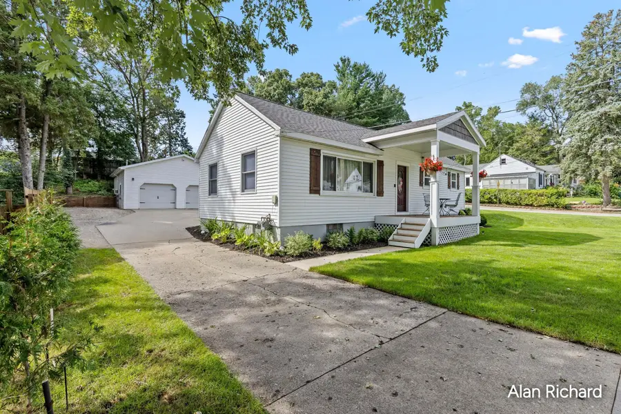 854 Ferris Street Nw, Grand Rapids, MI 49544 - #2
