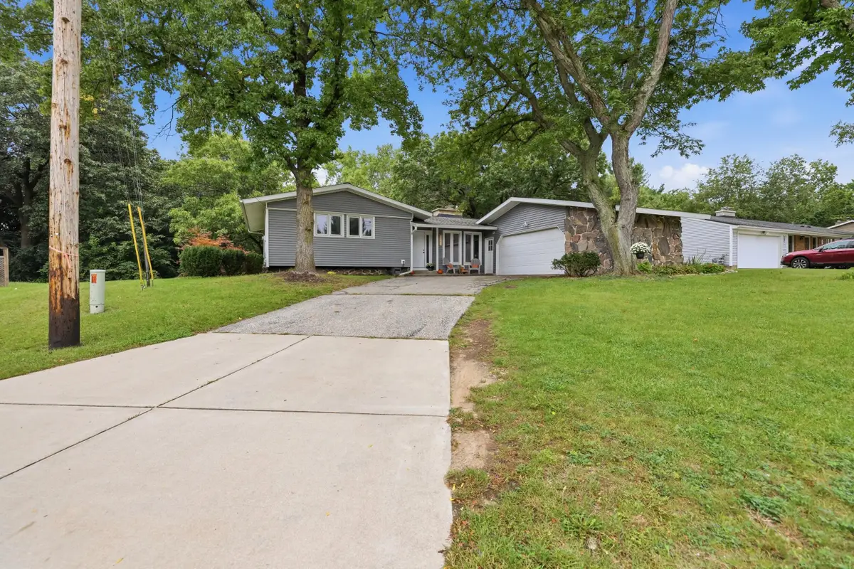 2443 Saratoga Drive Ne, Grand Rapids, MI 49525 - #1