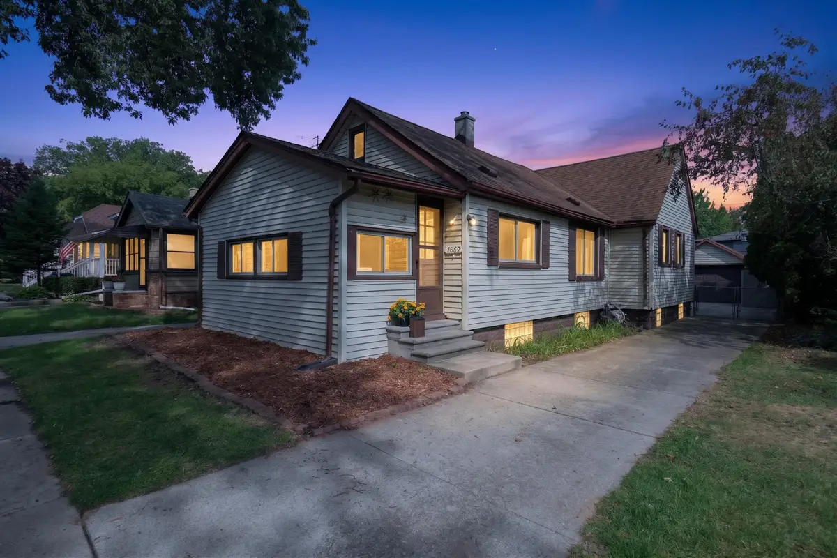 2022 Hampton Road, Grosse Pointe, MI 48236 - #1