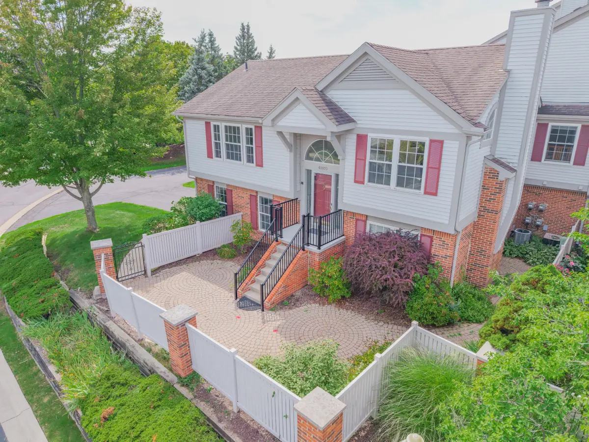 49800 Pointe Crossing, Plymouth, MI 48170 - #1
