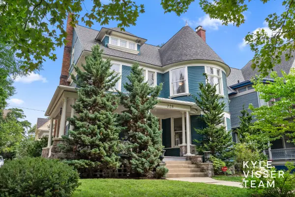 228 Madison Avenue Se, Grand Rapids, MI 49503