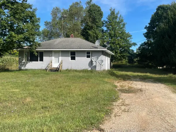 66 W Woodrow Road, Shelby, MI 49455