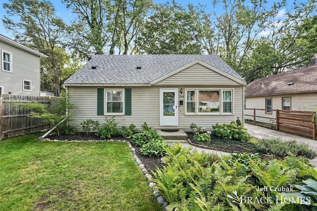 1344 Mayfield Avenue Ne, Grand Rapids, MI 49505 - #1