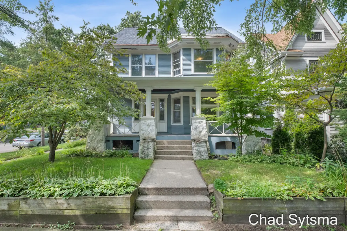 219 Carroll Avenue Se, Grand Rapids, MI 49506 - #1
