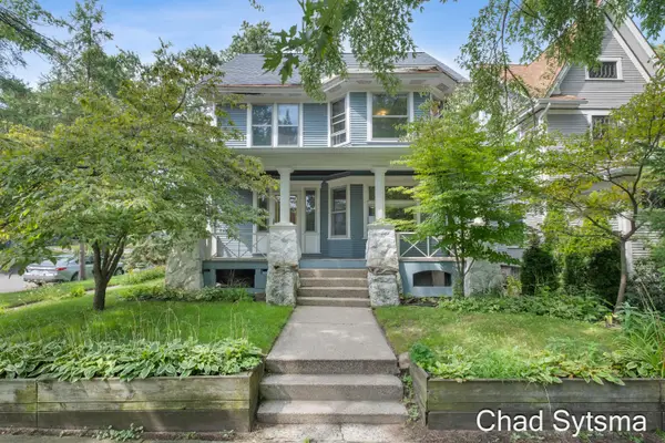 219 Carroll Avenue Se, Grand Rapids, MI 49506