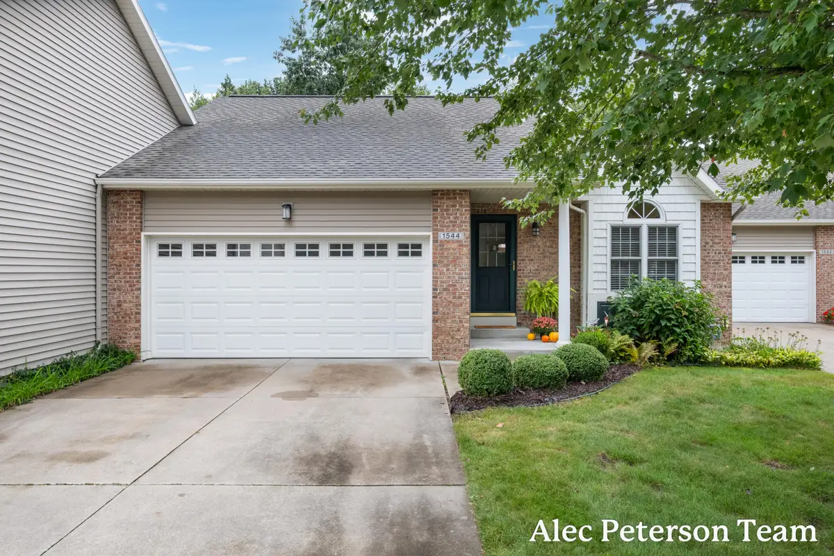 1544 Beechtree Commons, Grand Haven, MI 49417 - #1