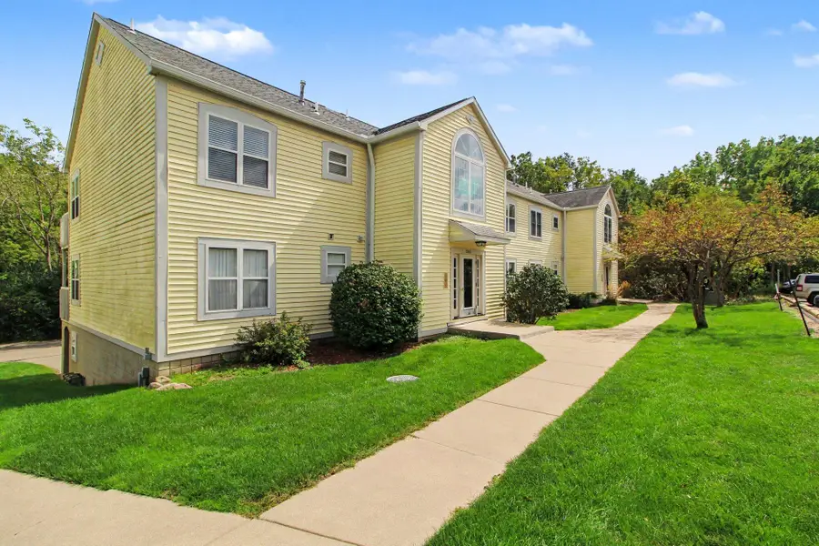 2241 S Huron Parkway #1, Ann Arbor, MI 48104 - #2