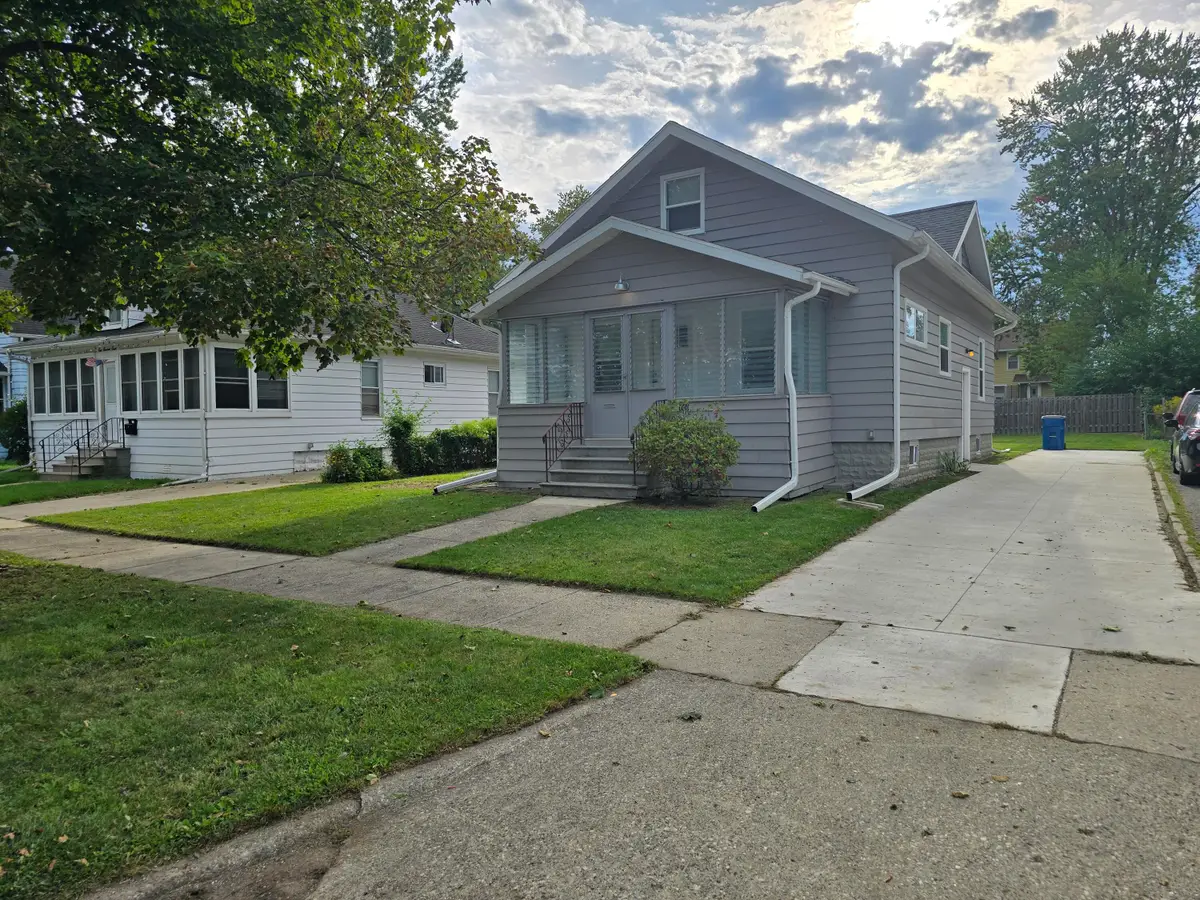 110 N Higby Street, Jackson, MI 49202 - #1