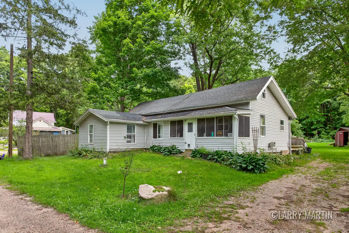37 Thornapple Lake Road, Nashville, MI 49073 - #1