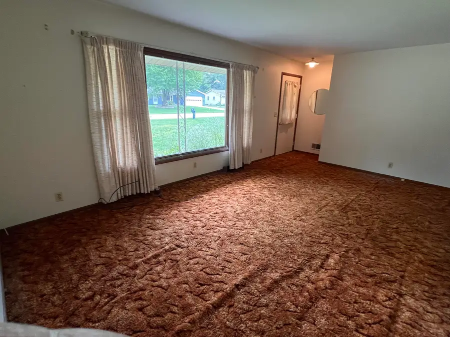 584 Pineview Drive, Holland, MI 49424 - #3